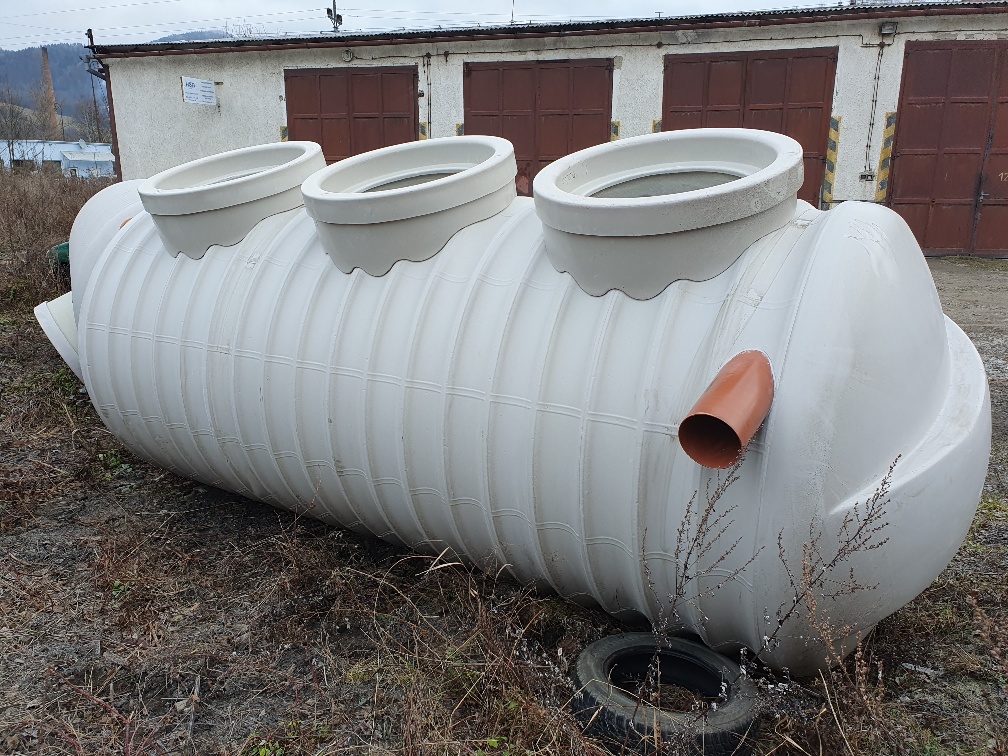3 komorový septik 7000 litrov s bočným odtokom
