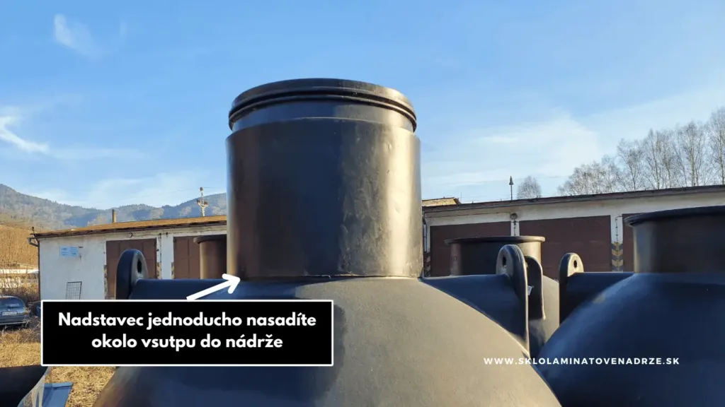 plastový nadstavec na nádrži