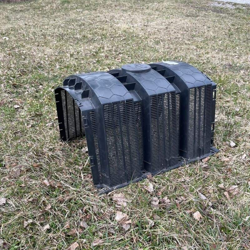 Detail perforácie bočnej steny vsakovacieho tunela pre rýchly odtok vody