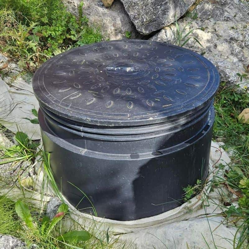 Inštalácia revízneho nadstavca ROTO s poklopom v skalnatom teréne