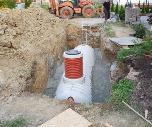 Obsyp nádrže a zásyp kanalizácie pieskom